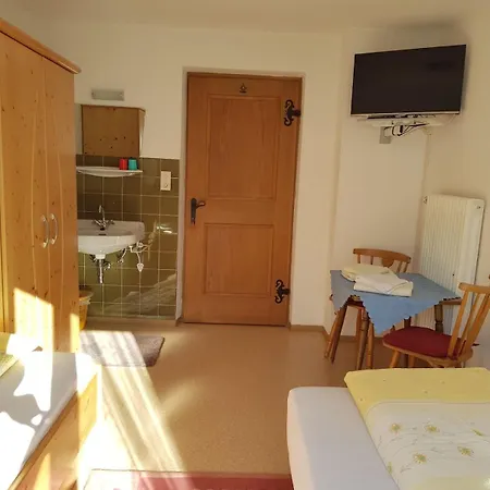 Farbmacher Apartment *