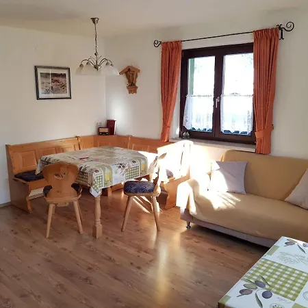 Apartment Farbmacher